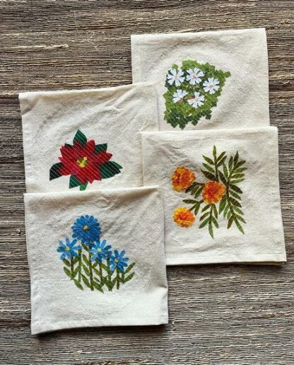 White base: Parijat collection Napkin (Set of 4) - Image 3